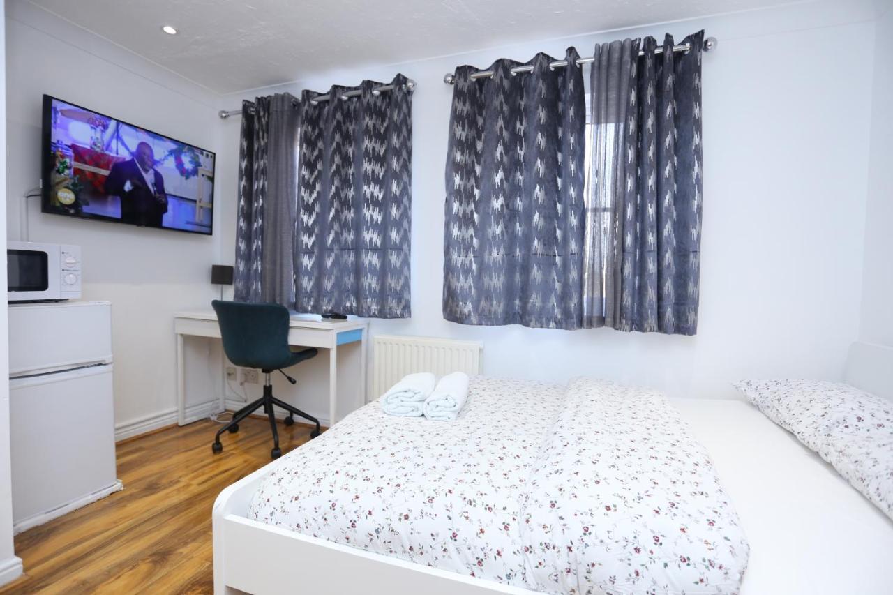 Fabulous Room With En-Suite Bathroom And Shared Kitchen Thamesmead  Bagian luar foto